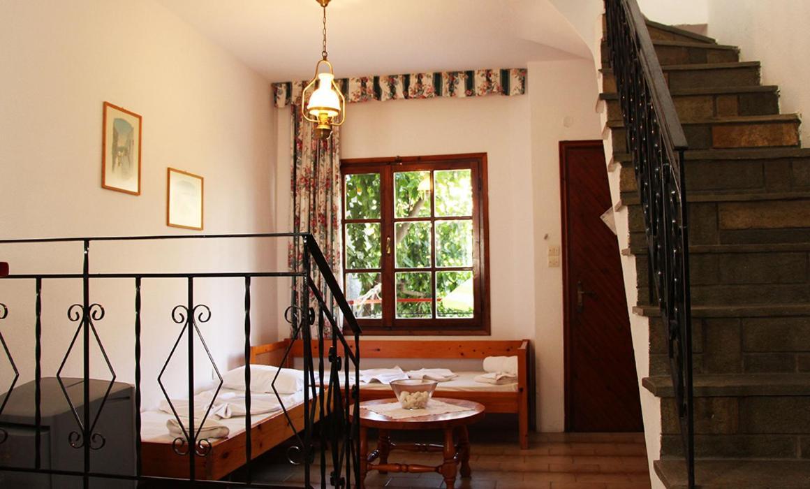 Kipos Hotel Limenas  Buitenkant foto