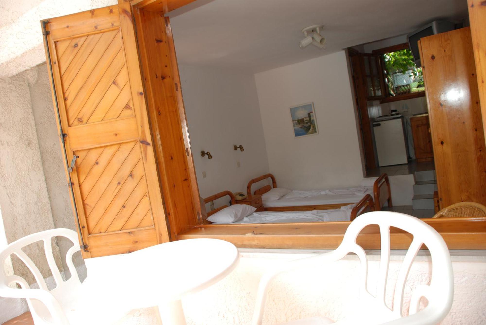 Kipos Hotel Limenas  Buitenkant foto