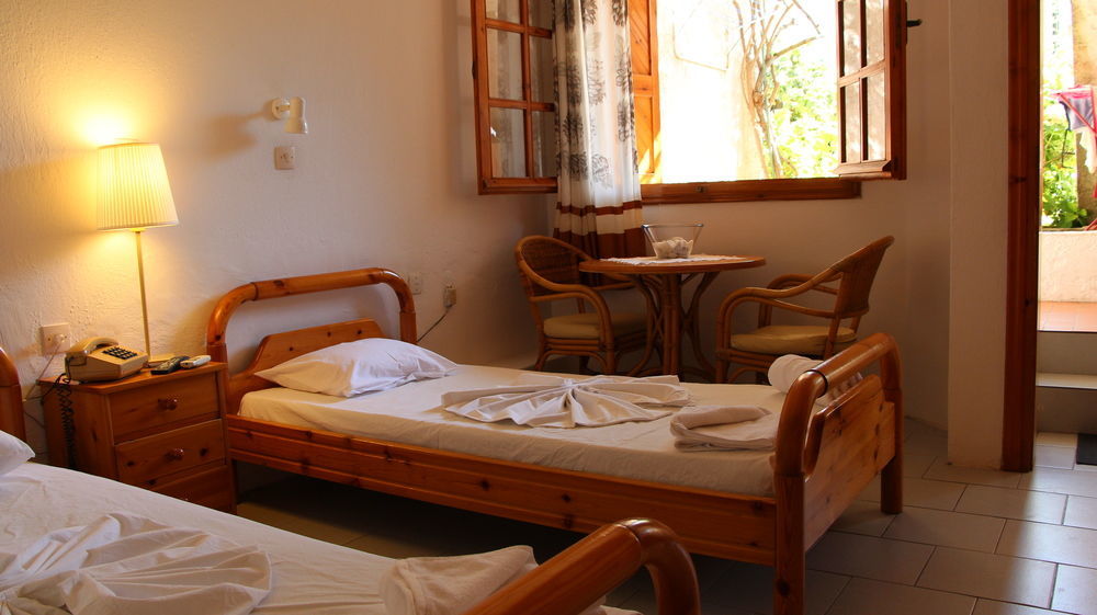 Kipos Hotel Limenas  Buitenkant foto